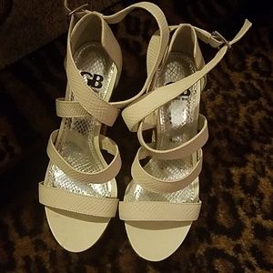 Barely worn Gianni Bini wedges